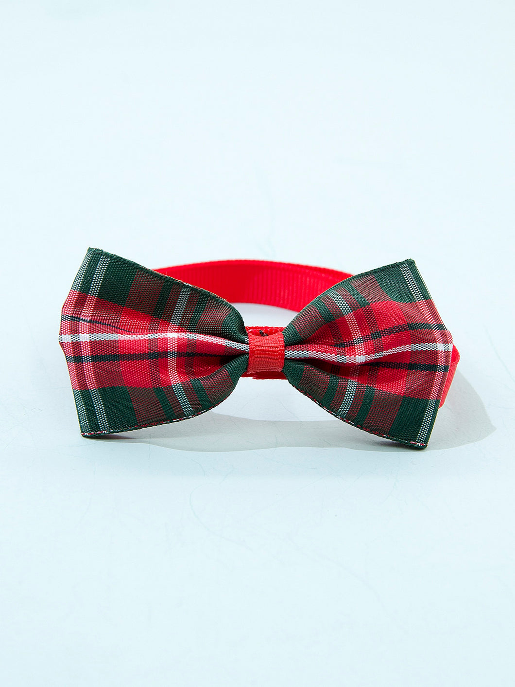 'Plaid Cat Bow' A royal collar from aristo-cat collar! Your cat will be very elegant with this accessory bow for pet in perfect tartan style. Colour: Multicolour Pattern Type: Plaid Material: Polyester Applicable Pet: Cat/Dog