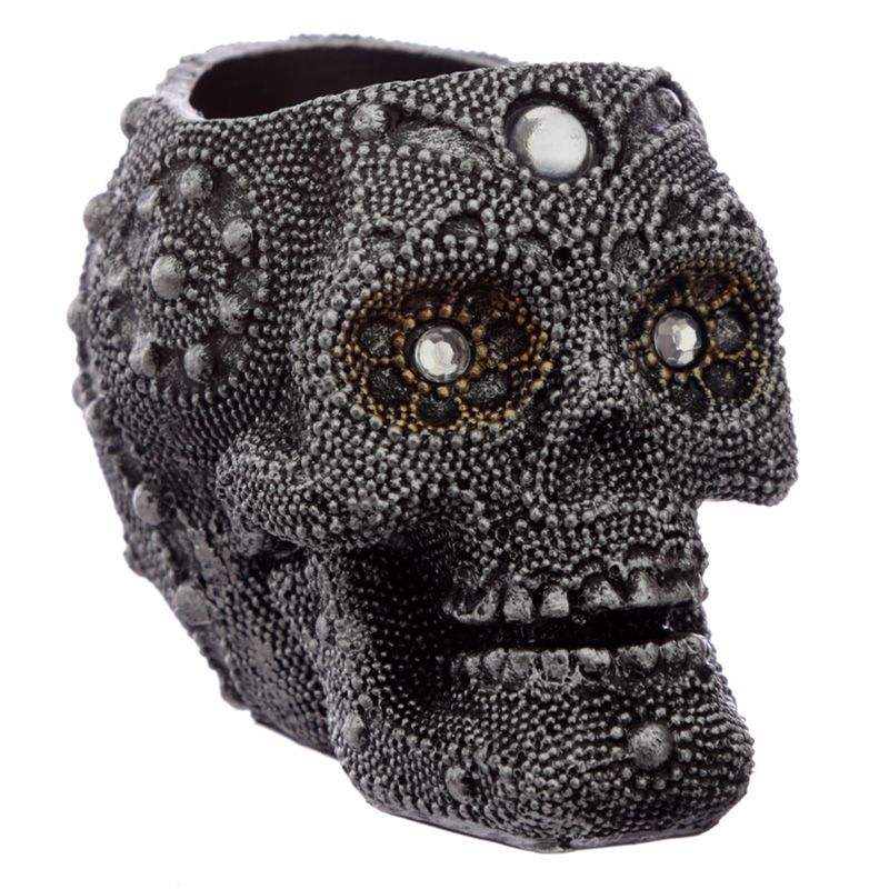 2 romantic gothic noir style Silver Beaded Skull Head Tea Light Holders. Home decor item and Halloween gift idea (Mexican design - day of the dead skulls). Material: Resin Candle Type: Tea Light Candle Included: No Dimensions: Height 6cm Width 5.5cm Depth 8cm  Scented Tealight Candles included