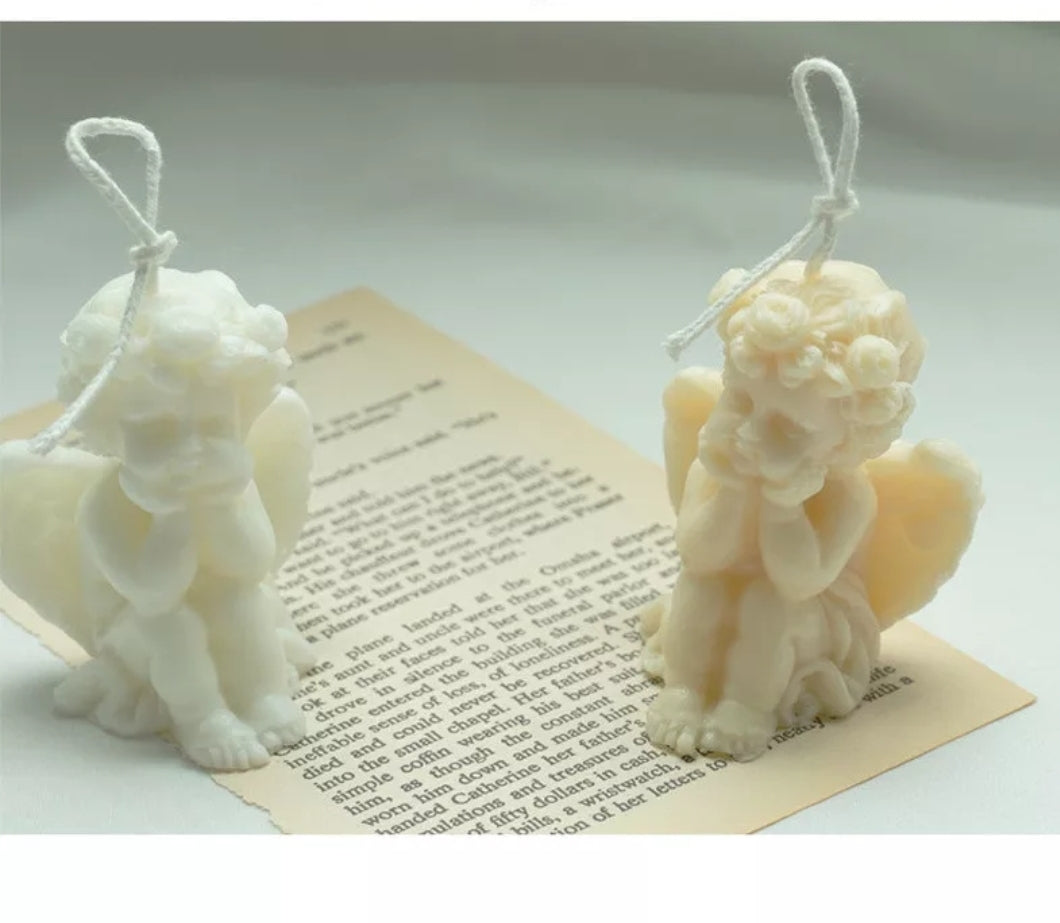 '2 Waxy cherubs' - These small angels are friends, better do not split them! ihihih Cute couple of scented candles, these waxy cherubs are handmade. Lovely gift idea and home decor items for special events and Christmas time. Perfect decorations also to use in several religious celebrations.