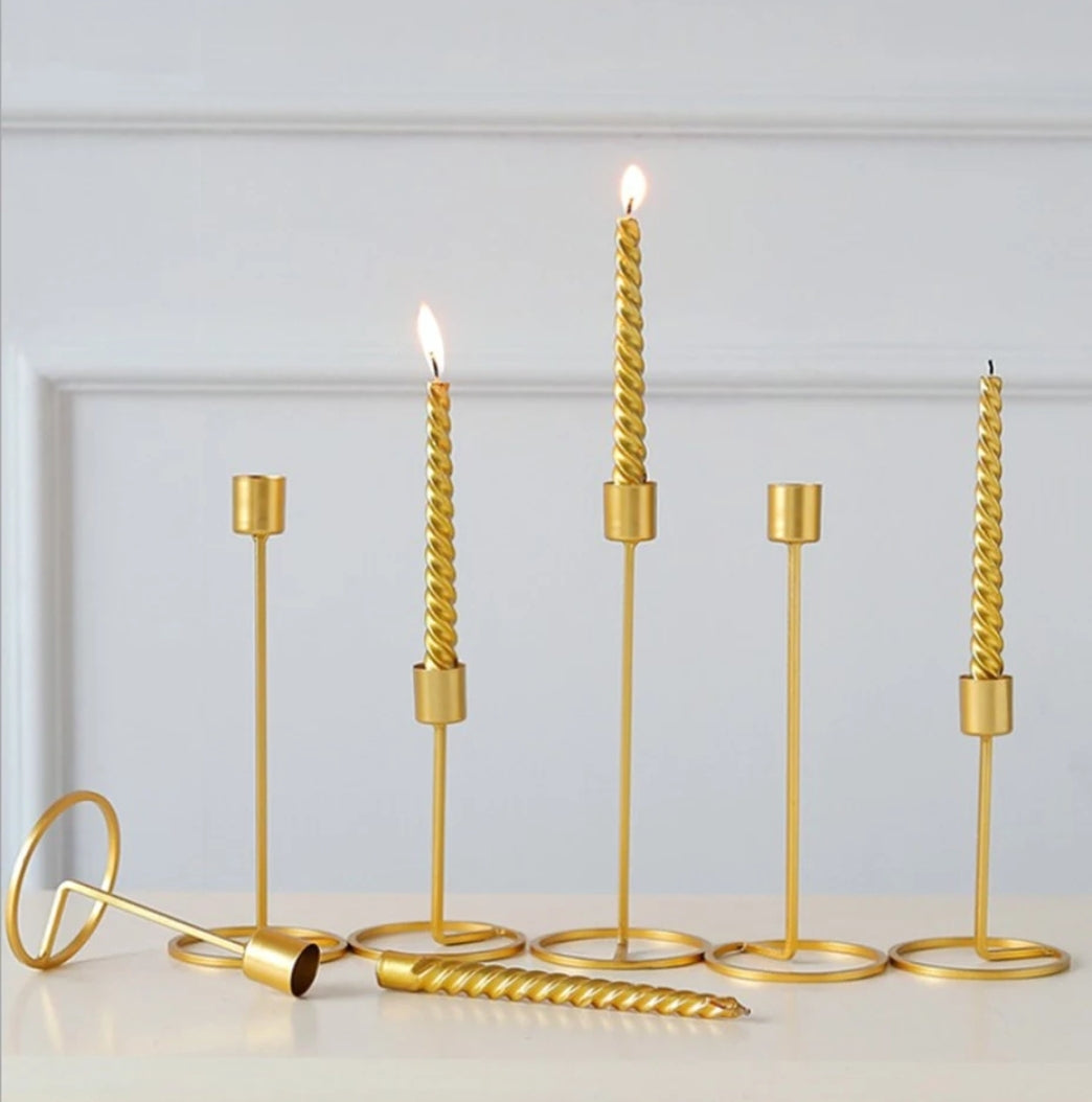 2 pieces - Candle holder golden colour metal , with a circular base, perfect for celebrations and enriching the environment with a touch of elegance. Home decor item and gift idea.