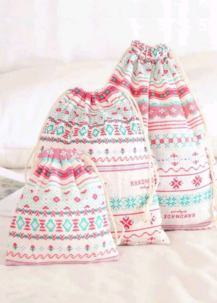 'Travel Set of 3 Glam Ethnic Pattern Storage Bags' Bohemian Boho Winter design in warm and cold colour. Comfy and trendy. Lovely gift idea. Color: Multicolor Type: Storage Bags Composition: 100% Cotton&Linen