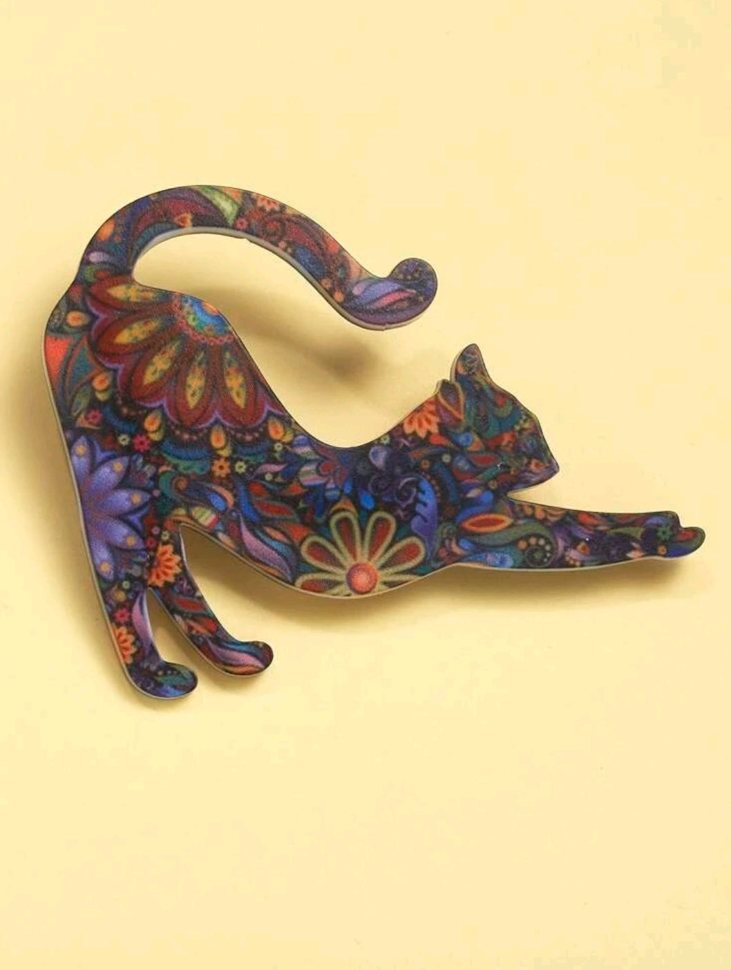 Colored brooch cat. Suitable for any type of dress, fashionable and highly requested by cat lovers. Match it with your clothes, it cannot be missing in the collection of your accessories. Adorable gift idea. Color: Multicolor Style: Glam & Casual Type: Brooches Material: Acrylic Size: Height 5.1 cm/2 inch X Width 6.6 cm/2.6 inch Gift bag included