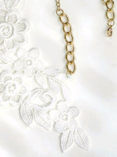 Load image into Gallery viewer,  Leave everyone amazed with this stunning white embroidered floral design chain necklace. Add a touch of elegance to your outfit! Lovely accessory - gift idea!      Details: Flowers     Type: Chain Necklaces     Material: Alloy     Color: White     Style: Glam, Elegant, Boho     Metal Color: Gold     Size: Length 45cm (17.7 inch)
